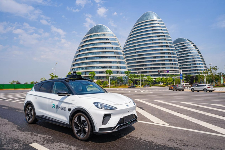 无人驾驶出租车 参加完百度世界大会,我终于理解了「内化 AI」的正确打开方式